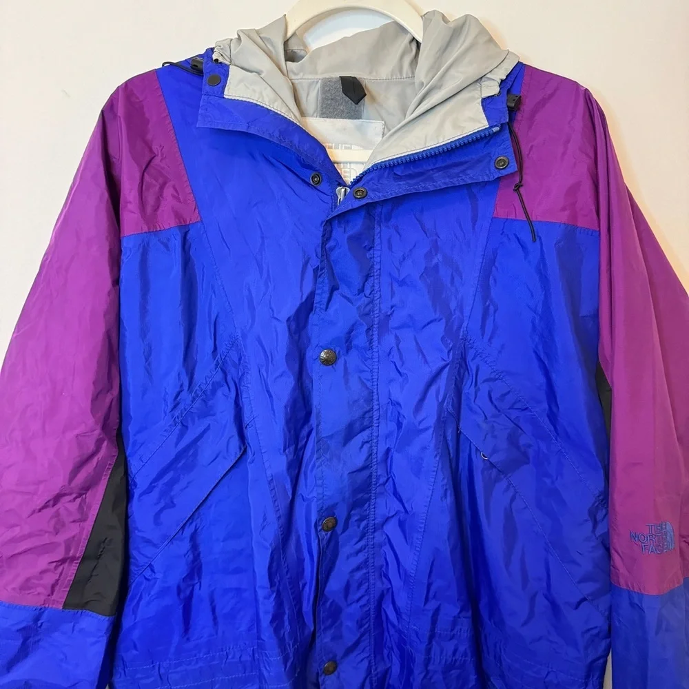 The North Face Vintage Gore Tex Jacket Men’s Size Medium Retro Ski Blue Purple